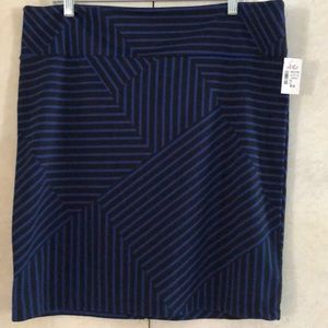 NWT Dots XL Skirt. Geometric Pattern.